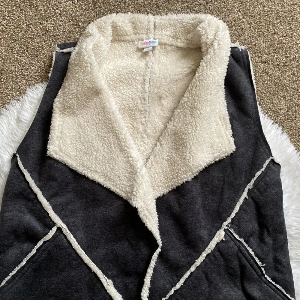 LULAROE Marlow Faux Suede Sherpa Vest Womens Size‎ Medium Gray
